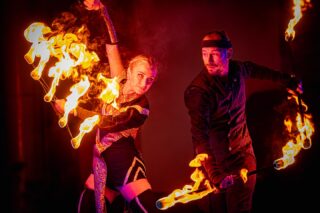 In Fót, the atmosphere was blazing hot, with stunning lights and incredible photos captured from our fire performance – it was an unforgettable night!❤️🔥#fótváros #fótfiesta #fireperformance #firejuggling #ahurafiretribe 📸 @fullframestudio_